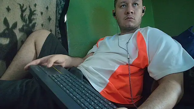 Snapshot of sweet_cock28 chatting on July 2026 03:18:02 PM sweet cock28 online show from July 2026 03:18:02 PM