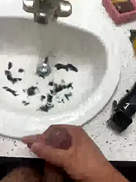 Snapshot of Asronrandon chatting on October 2025 09:37:01 PM Asronrandon online show from October 2025 09:37:01 PM