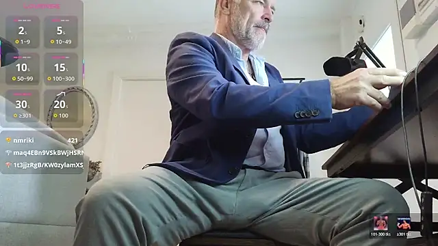 Snapshot of DaddybearVLC chatting on March 2026 12:43:02 PM DaddybearVLC online show from March 2026 12:43:02 PM