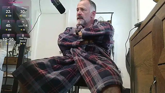 Snapshot of DaddybearVLC chatting on March 2026 03:06:02 PM DaddybearVLC online show from March 2026 03:06:02 PM