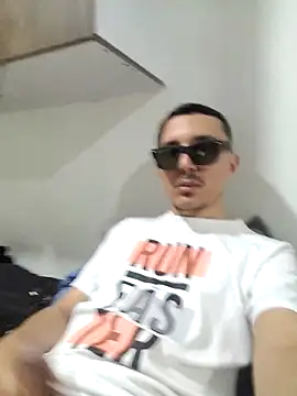 axeldaviid online show from November 2025 03:20:02 AM