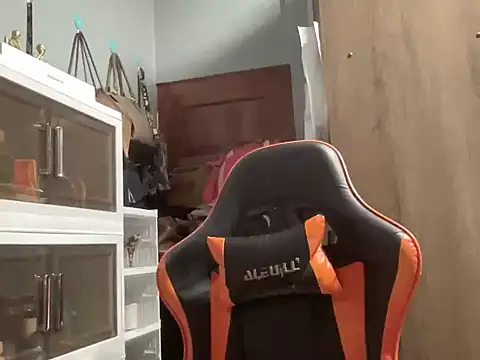 UrLove Marga online show from November 2025 10:42:02 PM