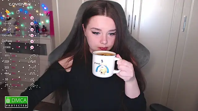 aliice cutie online show from March 2025 08:42:02 PM