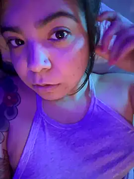 Snapshot of kimmiakiss22 chatting on February 2025 09:48:02 PM kimmiakiss22 online show from February 2025 09:48:02 PM