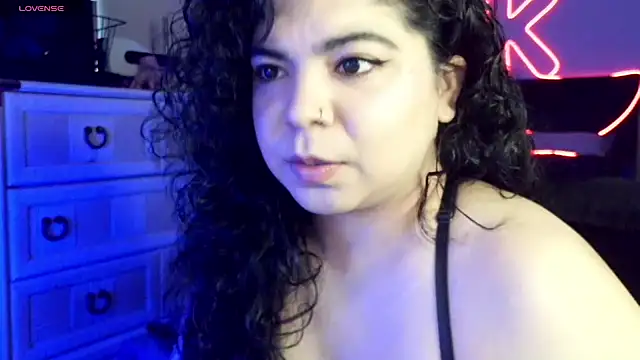 kimmiakiss22 online show from February 2026 10:44:01 PM