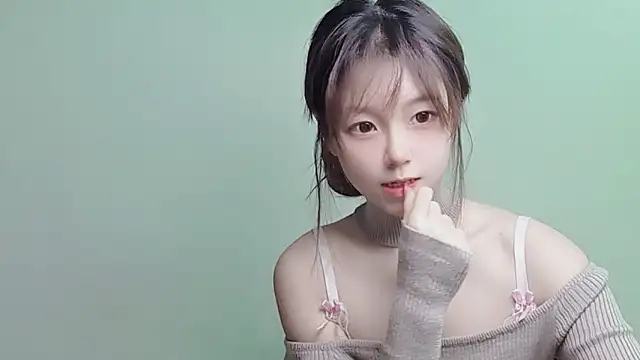 Snapshot of VaerySaenz chatting on December 2024 12:32:02 AM VaerySaenz online show from December 2024 12:32:02 AM