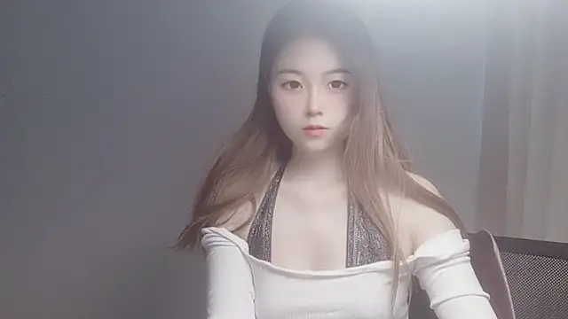 Snapshot of VaerySaenz chatting on March 2025 05:00:02 AM VaerySaenz online show from March 2025 05:00:02 AM