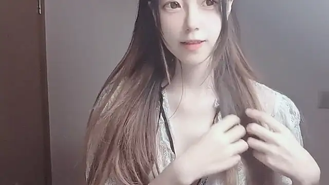 Snapshot of VaerySaenz chatting on September 2025 12:28:01 PM VaerySaenz online show from September 2025 12:28:01 PM