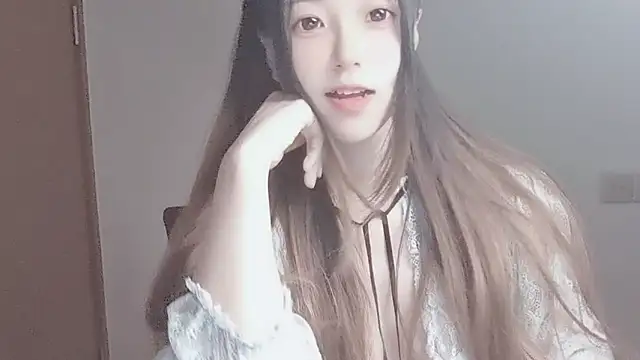 Snapshot of VaerySaenz chatting on October 2025 03:37:02 AM VaerySaenz online show from October 2025 03:37:02 AM