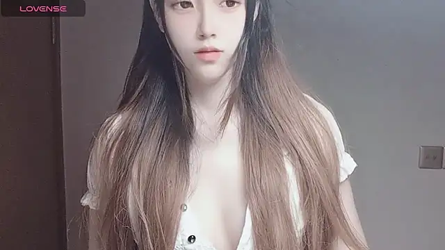 Snapshot of VaerySaenz chatting on November 2025 03:01:02 PM VaerySaenz online show from November 2025 03:01:02 PM