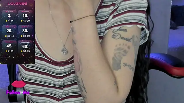 Snapshot of natasha_logan_ chatting on April 2026 04:24:01 AM natasha logan online show from April 2026 04:24:01 AM