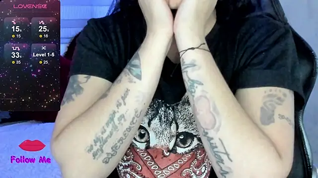 Snapshot of natasha_logan_ chatting on April 2026 04:06:02 AM natasha logan online show from April 2026 04:06:02 AM