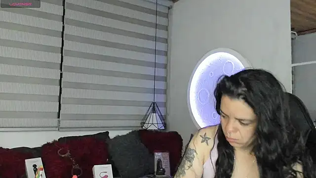 Snapshot of natasha_logan_ chatting on June 2026 04:04:01 AM natasha logan online show from June 2026 04:04:01 AM