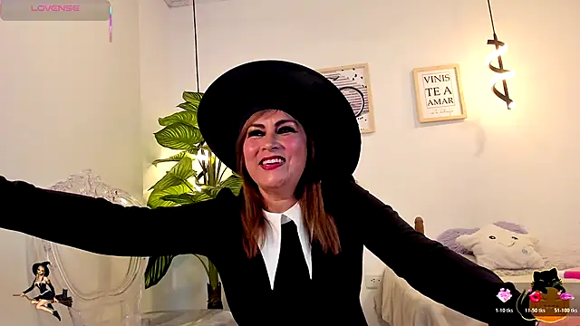 Snapshot of Rachel__Lang chatting on October 2025 09:49:02 PM Rachel Lang online show from October 2025 09:49:02 PM