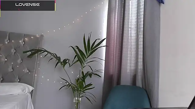 mini kunis online show from December 2025 07:53:02 PM