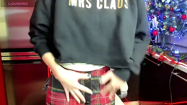 Snapshot of TayanaJons chatting on December 2024 10:32:01 AM TayanaJons online show from December 2024 10:32:01 AM