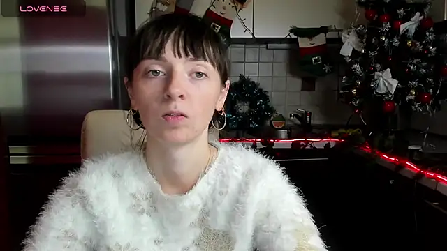 Snapshot of TayanaJons chatting on January 2025 08:00:01 AM TayanaJons online show from January 2025 08:00:01 AM