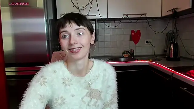 Snapshot of TayanaJons chatting on February 2025 07:40:02 AM TayanaJons online show from February 2025 07:40:02 AM