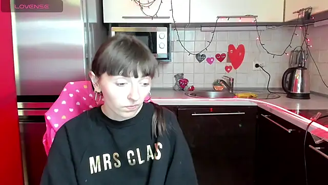 Snapshot of TayanaJons chatting on February 2025 11:01:02 AM TayanaJons online show from February 2025 11:01:02 AM