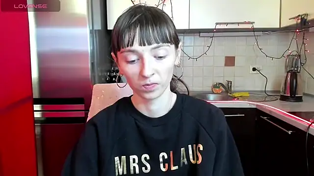 Snapshot of TayanaJons chatting on February 2025 07:47:02 AM TayanaJons online show from February 2025 07:47:02 AM