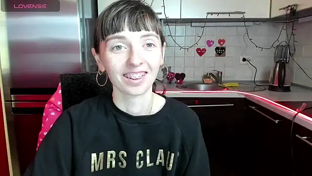 Snapshot of TayanaJons chatting on February 2025 10:53:01 AM TayanaJons online show from February 2025 10:53:01 AM