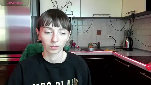 Snapshot of TayanaJons chatting on February 2025 07:49:01 AM TayanaJons online show from February 2025 07:49:01 AM