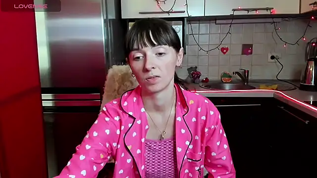 Snapshot of TayanaJons chatting on February 2025 10:49:02 AM TayanaJons online show from February 2025 10:49:02 AM