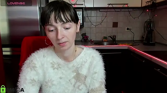 Snapshot of TayanaJons chatting on February 2025 10:48:01 AM TayanaJons online show from February 2025 10:48:01 AM