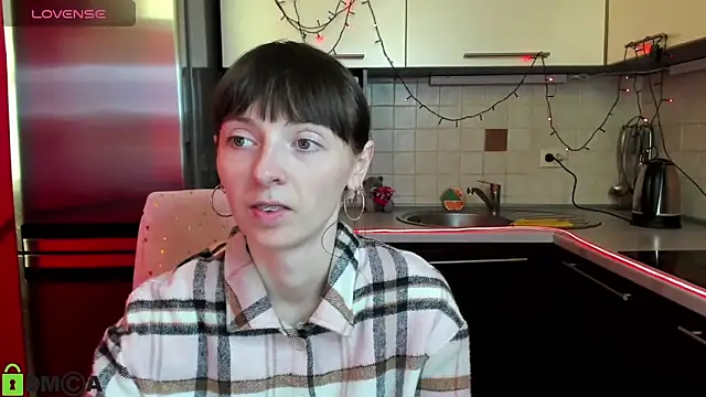 Snapshot of TayanaJons chatting on February 2025 07:44:02 AM TayanaJons online show from February 2025 07:44:02 AM