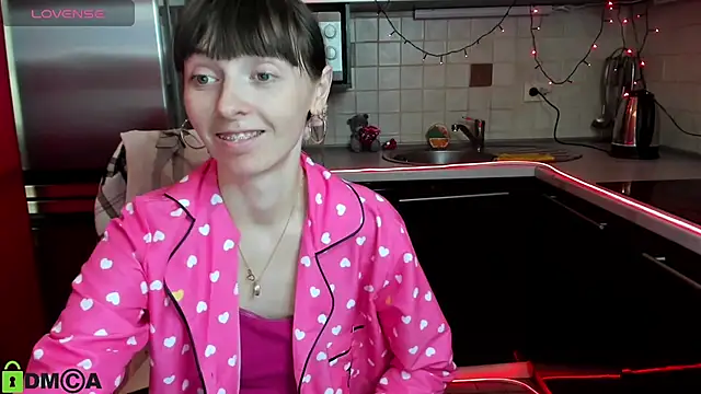 Snapshot of TayanaJons chatting on February 2025 10:48:02 AM TayanaJons online show from February 2025 10:48:02 AM