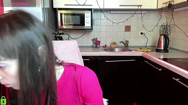 Snapshot of TayanaJons chatting on March 2025 08:22:01 AM TayanaJons online show from March 2025 08:22:01 AM