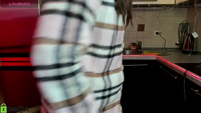 Snapshot of TayanaJons chatting on March 2025 07:59:01 AM TayanaJons online show from March 2025 07:59:01 AM