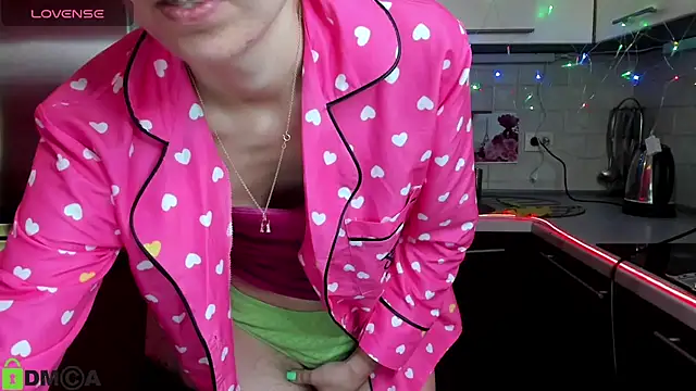 Snapshot of TayanaJons chatting on March 2025 11:21:01 AM TayanaJons online show from March 2025 11:21:01 AM