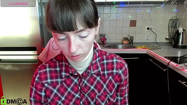 Snapshot of TayanaJons chatting on March 2025 07:52:02 AM TayanaJons online show from March 2025 07:52:02 AM