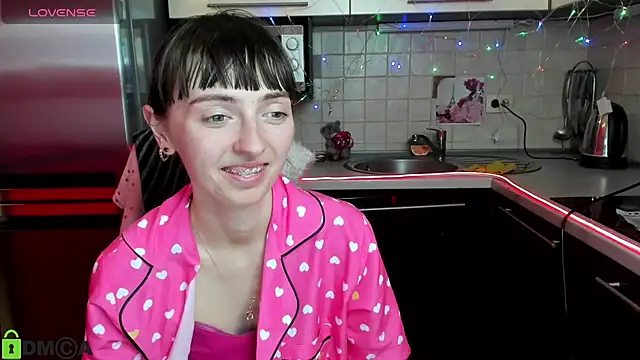 Snapshot of TayanaJons chatting on March 2025 10:55:02 AM TayanaJons online show from March 2025 10:55:02 AM