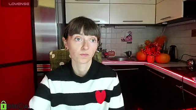 Snapshot of TayanaJons chatting on September 2025 07:02:01 AM TayanaJons online show from September 2025 07:02:01 AM