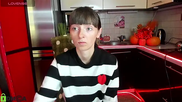 Snapshot of TayanaJons chatting on October 2025 06:55:02 AM TayanaJons online show from October 2025 06:55:02 AM