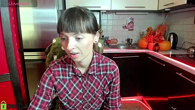 Snapshot of TayanaJons chatting on October 2025 06:55:01 AM TayanaJons online show from October 2025 06:55:01 AM