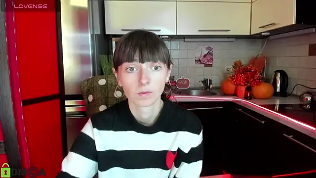 Snapshot of TayanaJons chatting on October 2025 06:56:02 AM TayanaJons online show from October 2025 06:56:02 AM