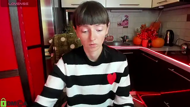 Snapshot of TayanaJons chatting on October 2025 06:57:01 AM TayanaJons online show from October 2025 06:57:01 AM