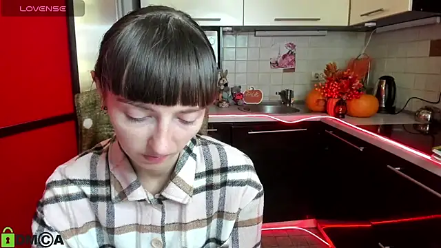 Snapshot of TayanaJons chatting on October 2025 06:54:01 AM TayanaJons online show from October 2025 06:54:01 AM