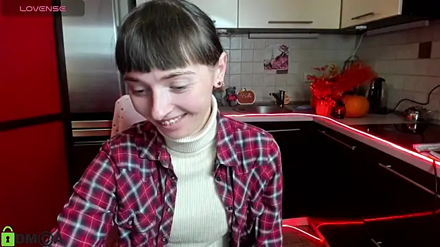 Snapshot of TayanaJons chatting on November 2025 08:57:01 AM TayanaJons online show from November 2025 08:57:01 AM