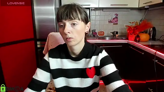 Snapshot of TayanaJons chatting on November 2025 07:54:01 AM TayanaJons online show from November 2025 07:54:01 AM