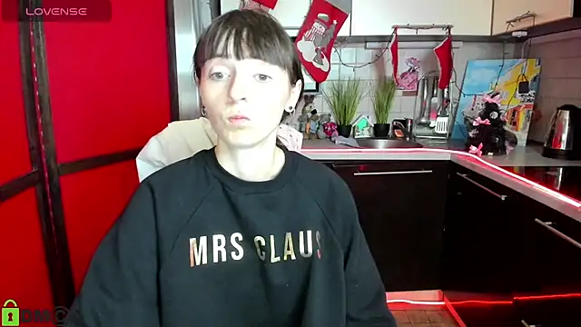 Snapshot of TayanaJons chatting on December 2025 07:58:02 AM TayanaJons online show from December 2025 07:58:02 AM