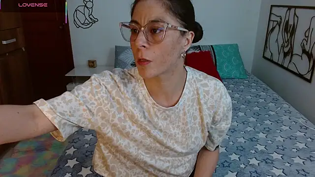 Snapshot of antonella_sweet33 chatting on November 2025 09:35:02 PM antonella sweet33 online show from November 2025 09:35:02 PM