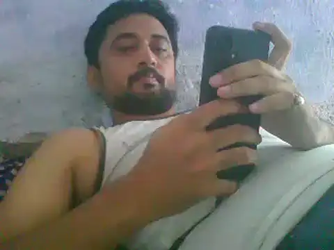 Snapshot of Rocobodymassager chatting on May 2026 04:18:01 AM Rocobodymassager online show from May 2026 04:18:01 AM
