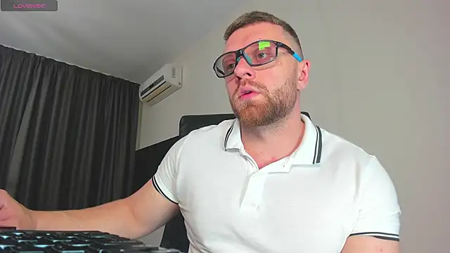 Findom guy online show from December 2025 12:32:01 PM