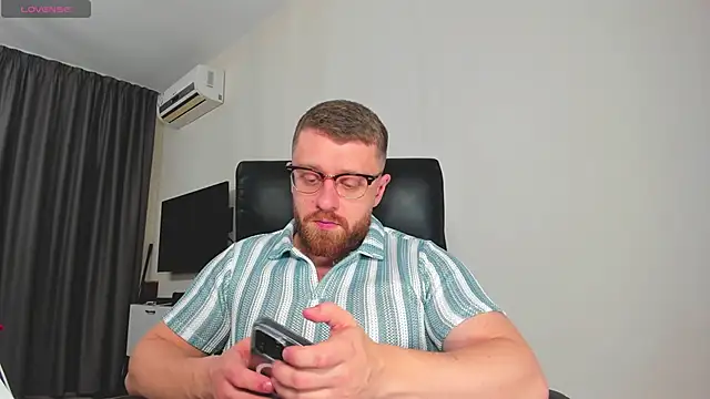 Findom guy online show from February 2026 06:44:01 PM