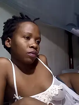 Snapshot of Queentesi chatting on February 2025 06:40:01 AM Queentesi online show from February 2025 06:40:01 AM