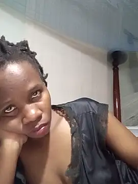 Snapshot of Queentesi chatting on February 2025 07:05:01 AM Queentesi online show from February 2025 07:05:01 AM